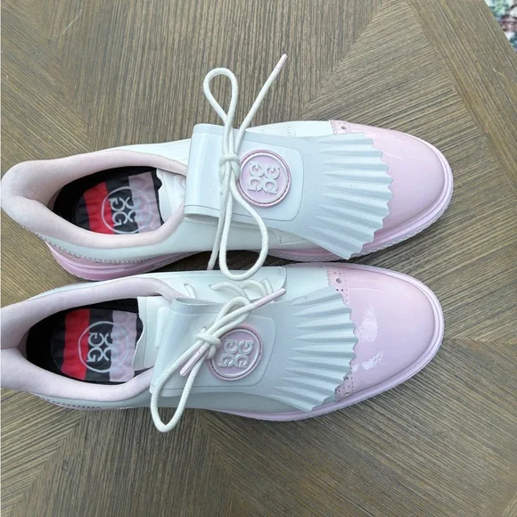 NWOT GFORE Gallivan2r Brogue Cap Toe Golf Shoes - Snow/Blush Size 7.5 - Picture 5 of 9